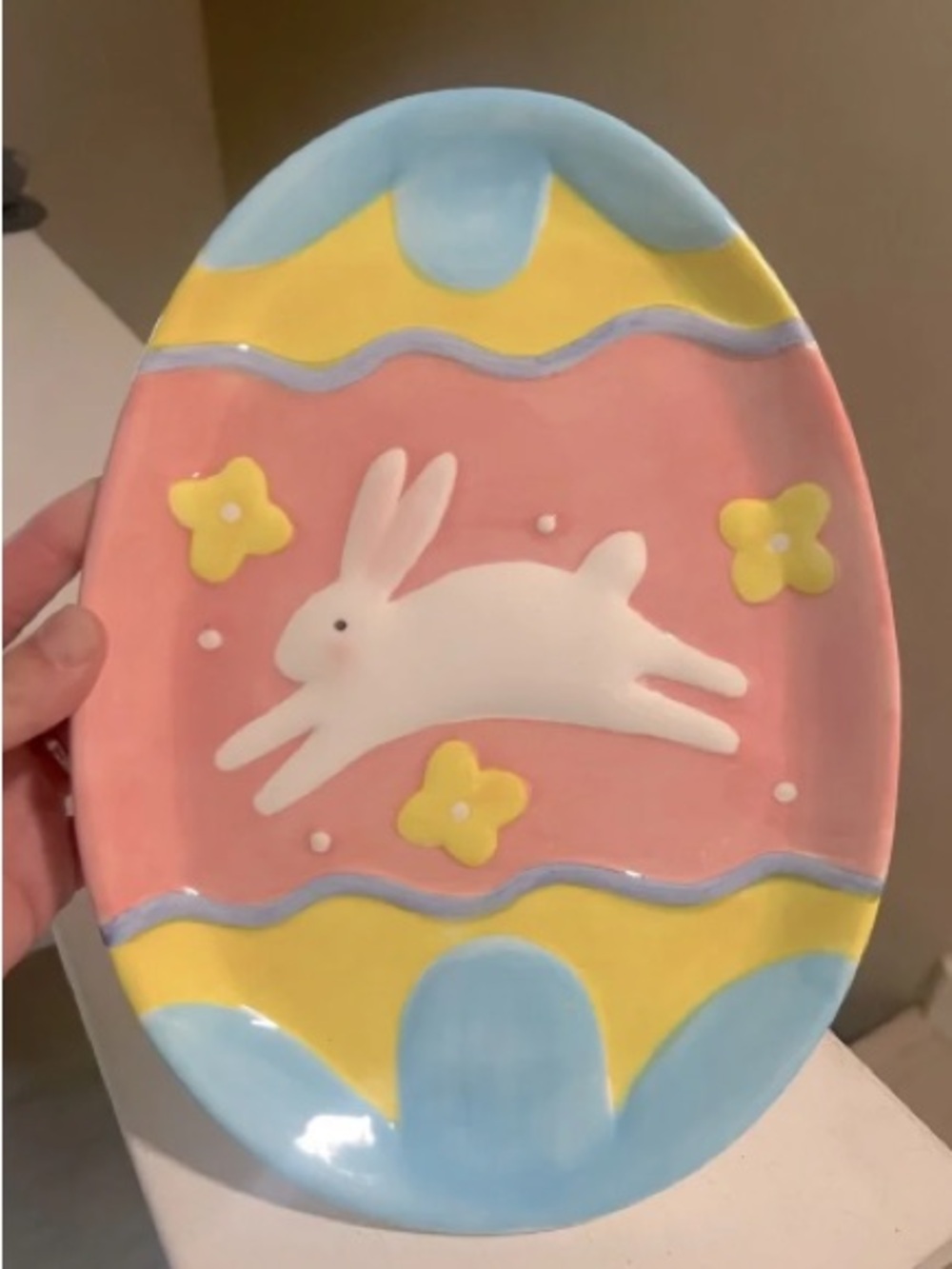 Pastel Bunny Easter Garland Plate - Pink, Yellow & Blue